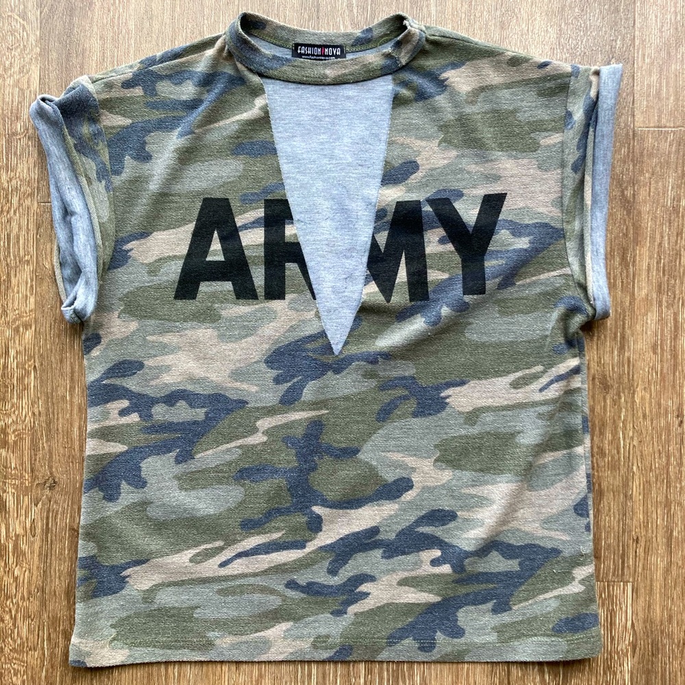 Green Camouflage Oversized Tee w Deep V Cut XS